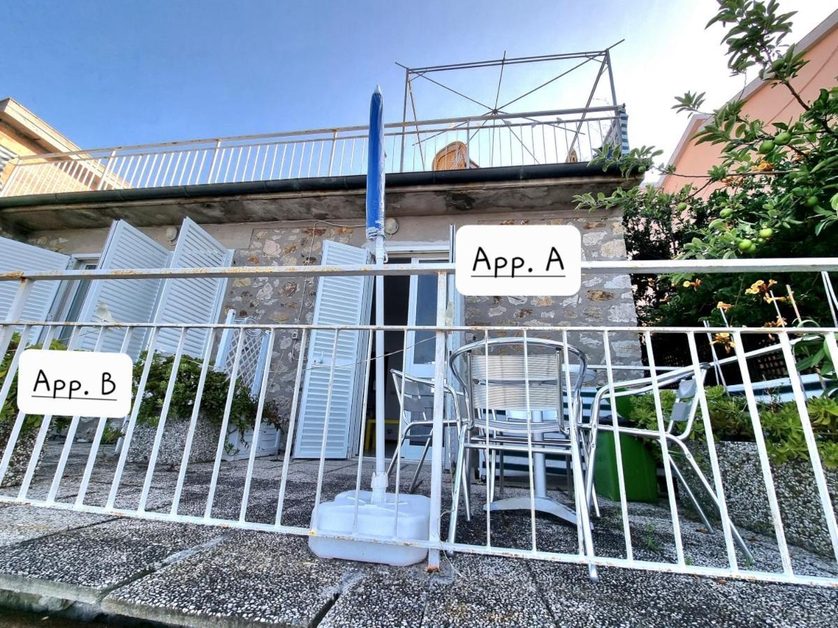 Appartamenti La Terrazza Sulle Ghiaie - Goelba Portoferraio Kültér fotó