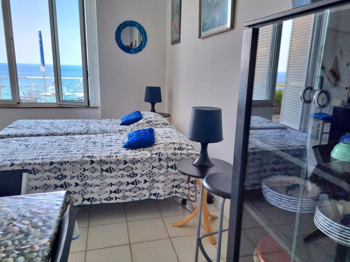 Appartamenti La Terrazza Sulle Ghiaie - Goelba Portoferraio Szoba fotó