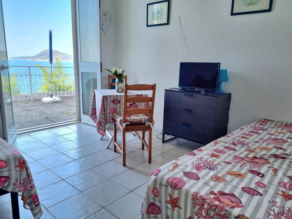 Appartamenti La Terrazza Sulle Ghiaie - Goelba Portoferraio Szoba fotó