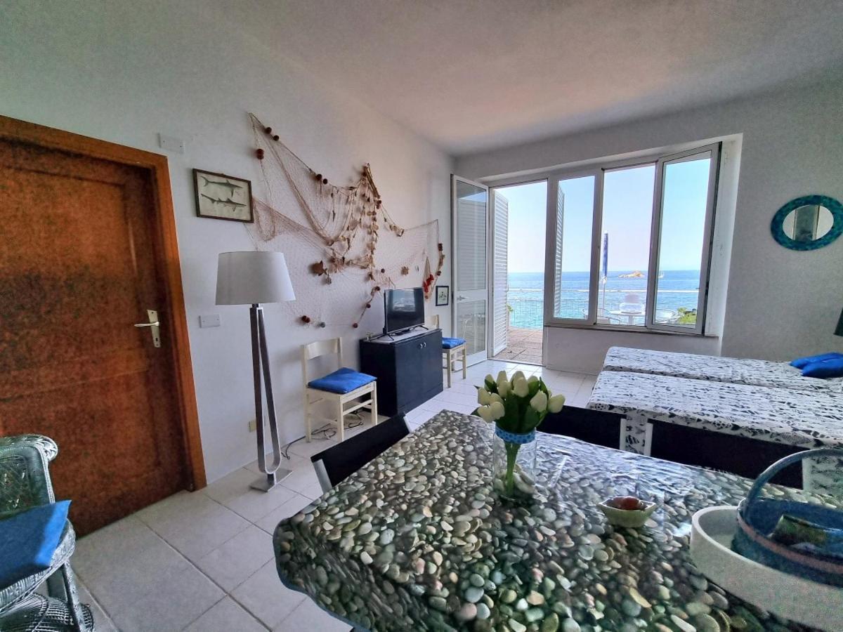 Appartamenti La Terrazza Sulle Ghiaie - Goelba Portoferraio Szoba fotó